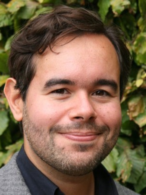 Dr  Andre Cabrera Serrenho